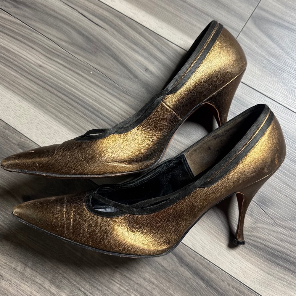 Vintage French Room Originals Chandlers Bronze Metallic Leather Pointed Heels 8